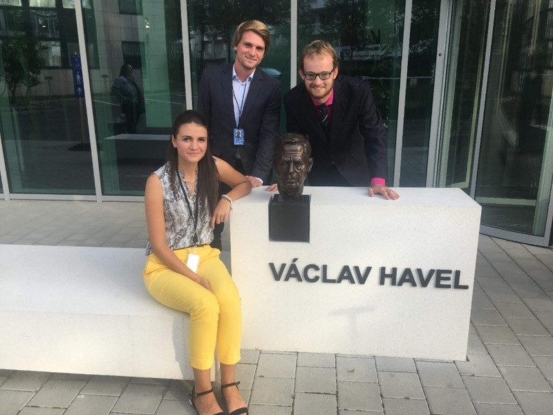 Trainees with bust of Václav Havel in Strasbourg