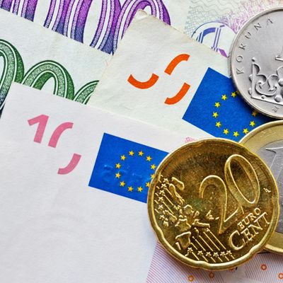 Koruna-euro-penize-mena